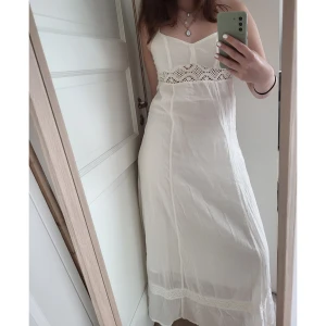 Vit långklänning - Jättefin vit långklänning i bra skick