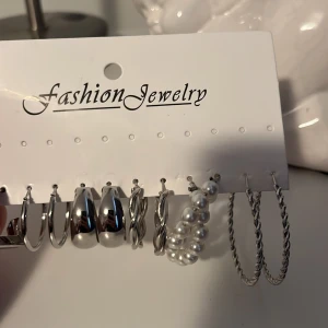 Flera örhängen  - Superfina olika örhängen, helt nya! 💞💞
