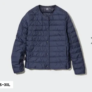 Uniqlo jacka  - Super fin. Sparsamt använd. Nypris: 800kr. Storlek M skulle säga det är mer en S