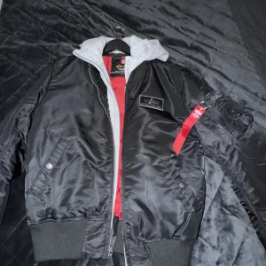 Vinter jacka  - Aldrig använt, helt ny 