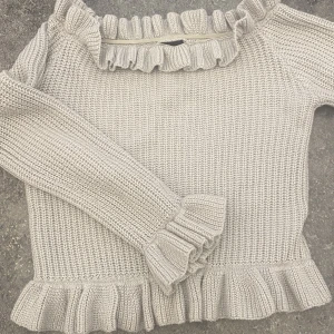 Tröja Stl S  - Mysigt stickad tröja Stl S i fint skick. 