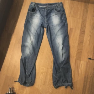 Only jeans  - Cover baggy Venus jeans  Använda men inga skador 