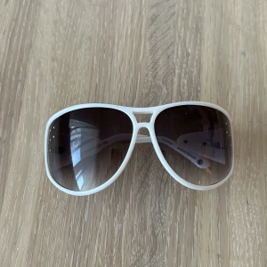 pilgrim sunnies  - SWISH ONLY 🚨 MSG BEFORE BUYING🚨