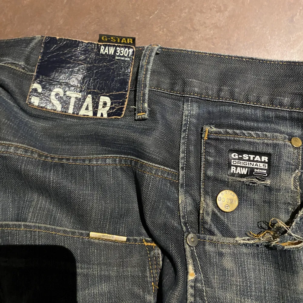 G-star jeans med skitsnygg wash, är dock för små för mig nu då de är lite små i storleken. Skriv för fler bilder!!. Jeans & Byxor.