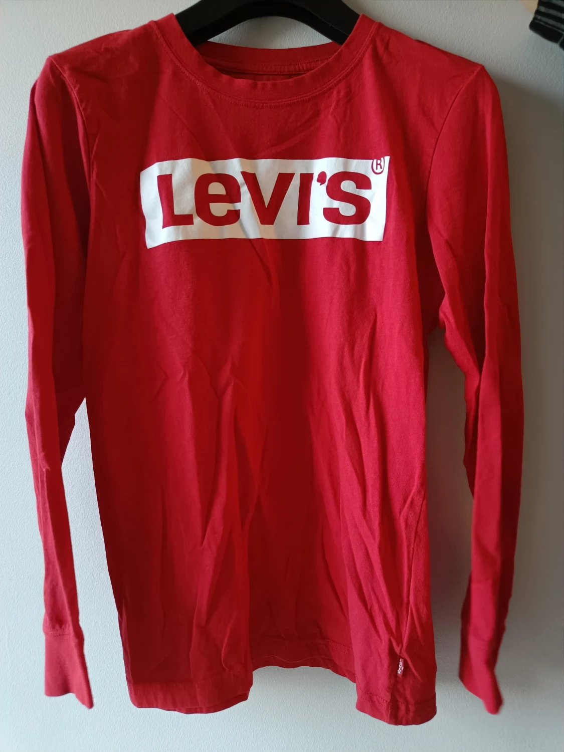 Röd långärmad Levi's tröja