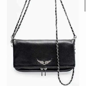 Zadig väska - Säljer denna oanvända zadigväska som jag köpt här på plick, har tyvärr ingen dustbag eller så men den fraktas i en låda så den inte får defekter, stora modellen