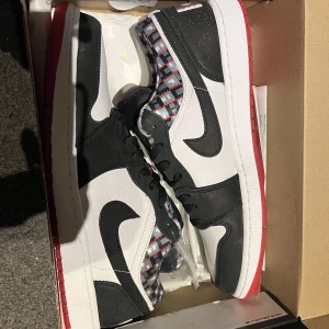 Jordan 1 Quai 54 (2021) - Helt ny! Storlek 47. Marknadsvärde 4-15k Pris 2,5k