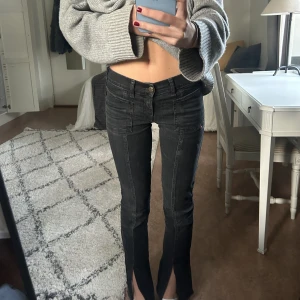 Diesel jeans  - Diesel jeans med slits framme!