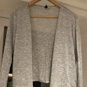 Kofta S - Barnkofta storlek S. Knappt använd 