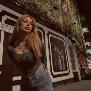 tröja shein - Tröja från Shein, använde den 2-3 gånger, storlek M men väldigt tajt