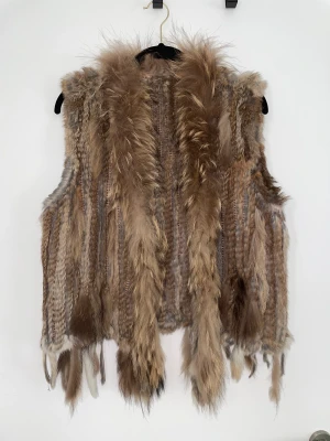 Äkta pälsväst  - Äkta pälsväst inköpt på melrose 