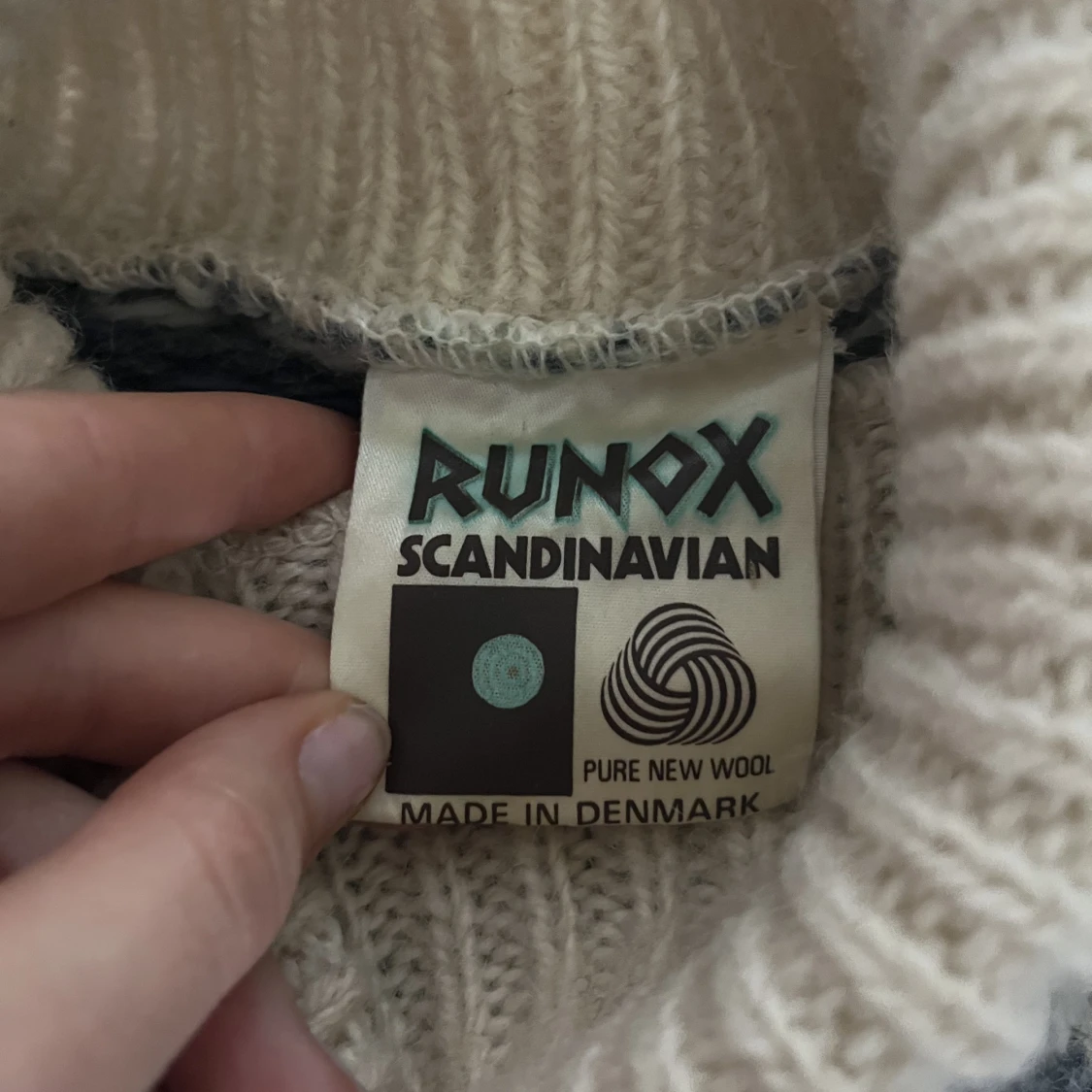 Mönstrad ulltröja - 91