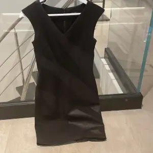 Elegant klänning i nyskick 
