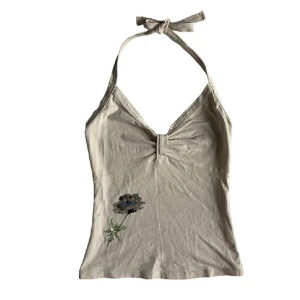 Halterneck med paljetter  - Står ingen storlek. Sitter som en S. Kontakta vid intresse <3