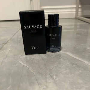 Dior sauvage  - Säljer min dior sauvage perfym då jag ej använder den (knappt använd)