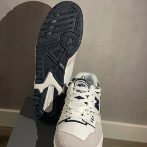 New Balance 550 'Navy Blue - Hej! Säljer mina HELT nya New Balance 550  Storlek 44  Hör av er om ni undrar något! Pris kan diskuteras!