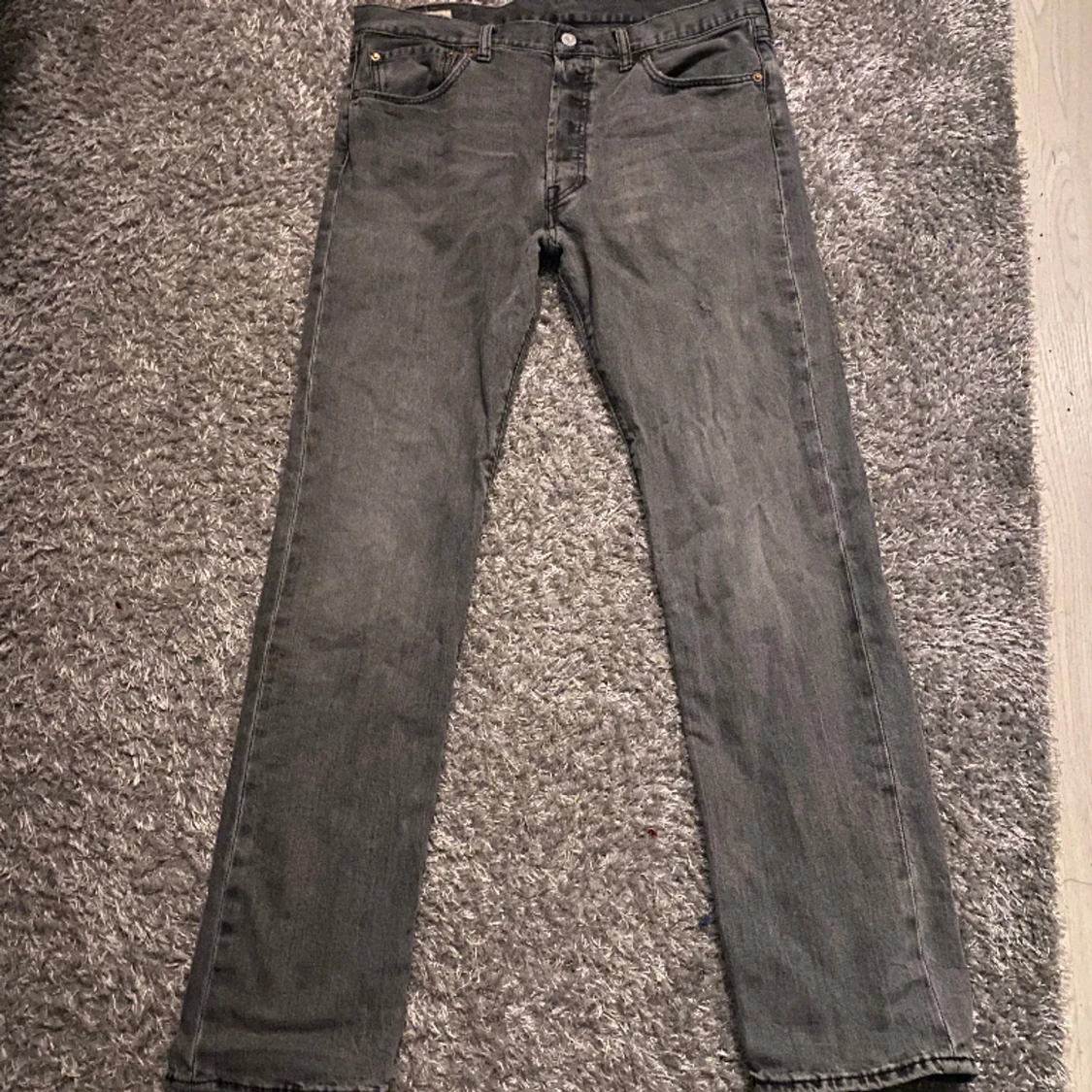 Grå Levis 501