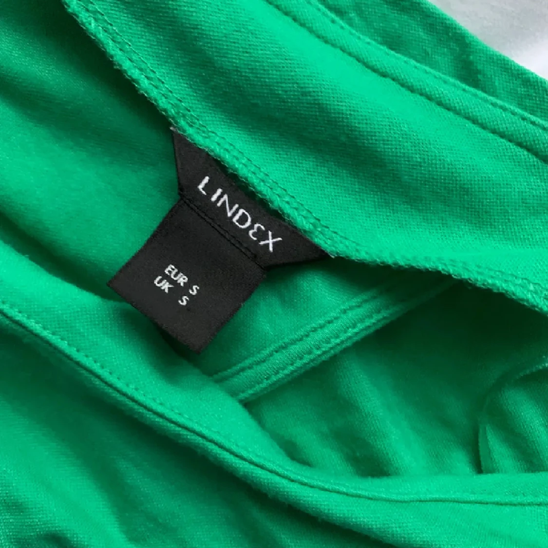 grön tröja med rygg detalj - 91