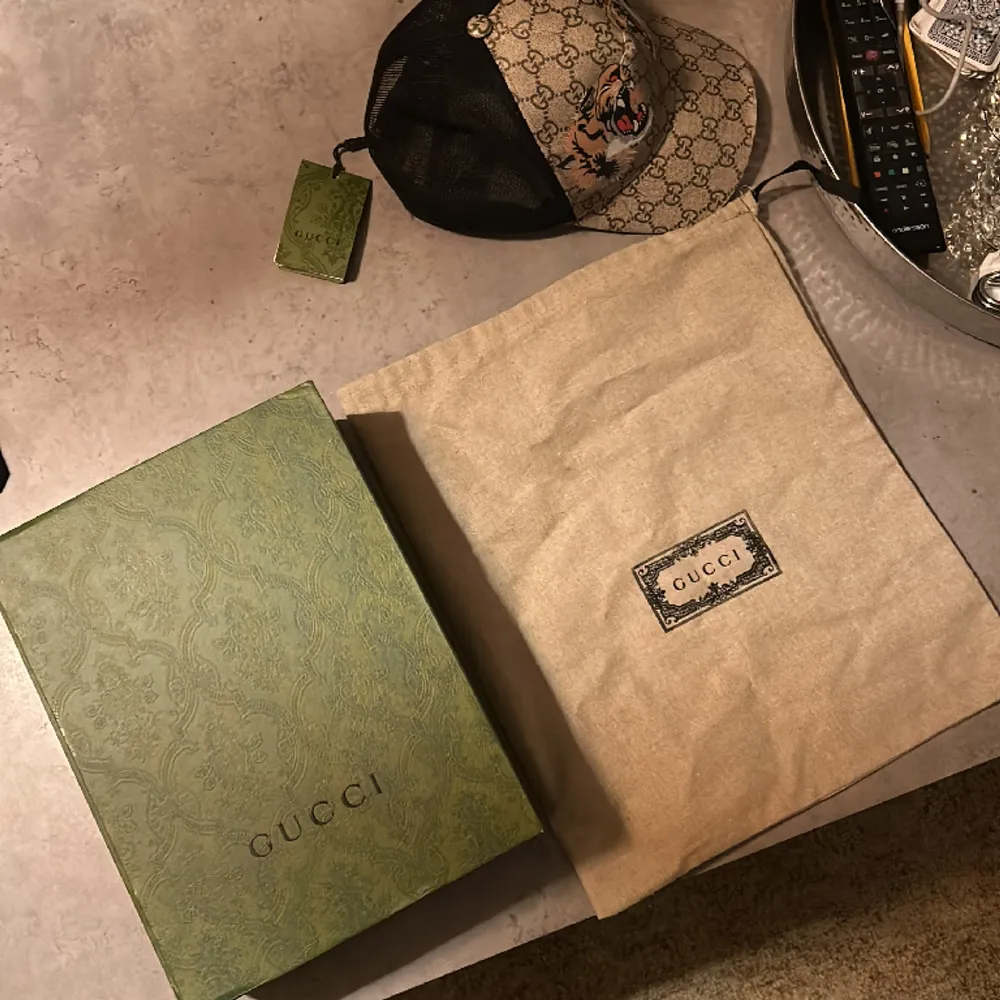 Gucci keps sparsamt använd storlek M. Accessoarer.