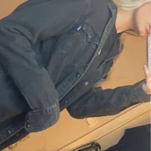 Jeans jacka - Tunn Jeans jacka/ shorta. Jack & jones 