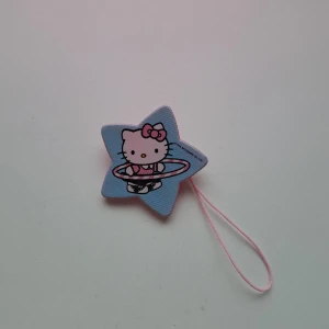 Nyckelring med Hello Kitty - Används inte. Pris är diskuterbart. Vid funderingar skicka gärna pm. 💖😊