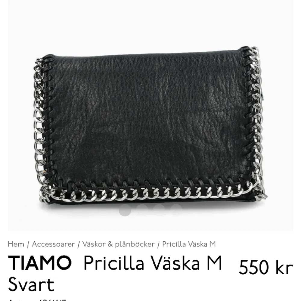 oanvänd svart tiamo väska i storlek M, jättefin men inte kommit till användning, pris kan diskuteras såklart💕💞. Laukut & Käsilaukut.
