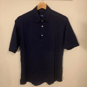 ETON - PIKÉ  - Eton Piké | skick 9/10 | storlek: L, men är som medium pga tvättfel | nypris: 2000:-  | mitt pris: 229:- | Frågor? Skriv! 