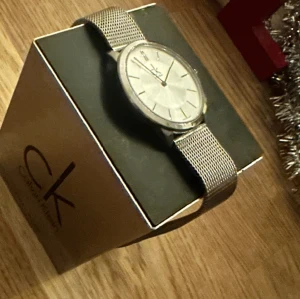 Calvin Clein klocka  - Nästan som ny, använd några gånger. Batteriet måste bytas! Nypris 1500