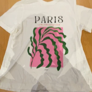 t shirt - Har är det en fin t shirt som e lite oversised men jätte skön💘