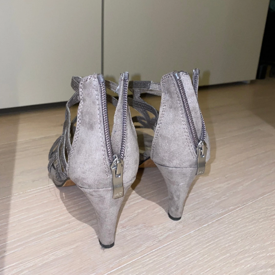 Glittriga klackar! 🌟 - 90