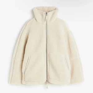 Hm jacka  - Tycker inte den passar mig så säljer den. I super bra skick❤️