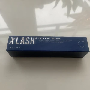 XLASH serum - Säljer mitt XLASH serum då jag redan har ett. Och fick detta i födelsedagspresent. Plomberad (oöppnad)  Nypris 479kr Perfekt att ge bort som julklapp till någon annan eller dig själv.  Fri frakt.