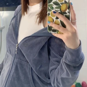 Cubus hoodie - Säljer denna velour hoodie från Cubus 