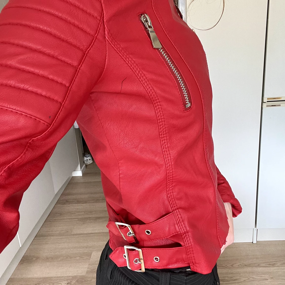 Röd skinnjacka - 91