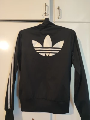 Adidas tröja  - Adidas tröja med zyp 