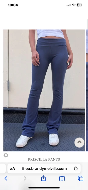 Yoga pants - Dessa yoga pants från Brandy  fast i mörk grå( se bild 2) knappast använda, skriv för mer bilder och funderingar💕 nyskick