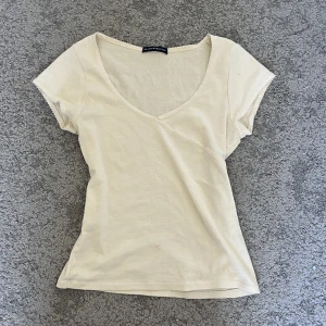 Beige topp - Super fin beige tio från brandy! 🥰
