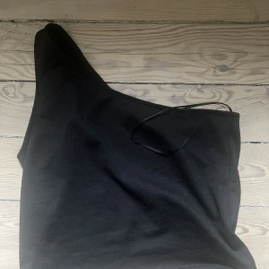 Topp - Topp från Gina i storlek L💞köpare står för frakt💞💞