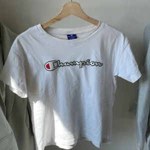 Champion t-shirt - T-shirt i XS 