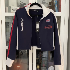 Oanvänd JADED tröja  - Oanvänd tröja med prislapp kvar från jaded i storlek S! 😊köpt för 1150kr!