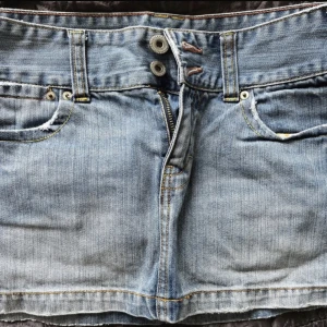 Jeanskjol - En jätte fin jeanskjol från American Eagle, minikjol