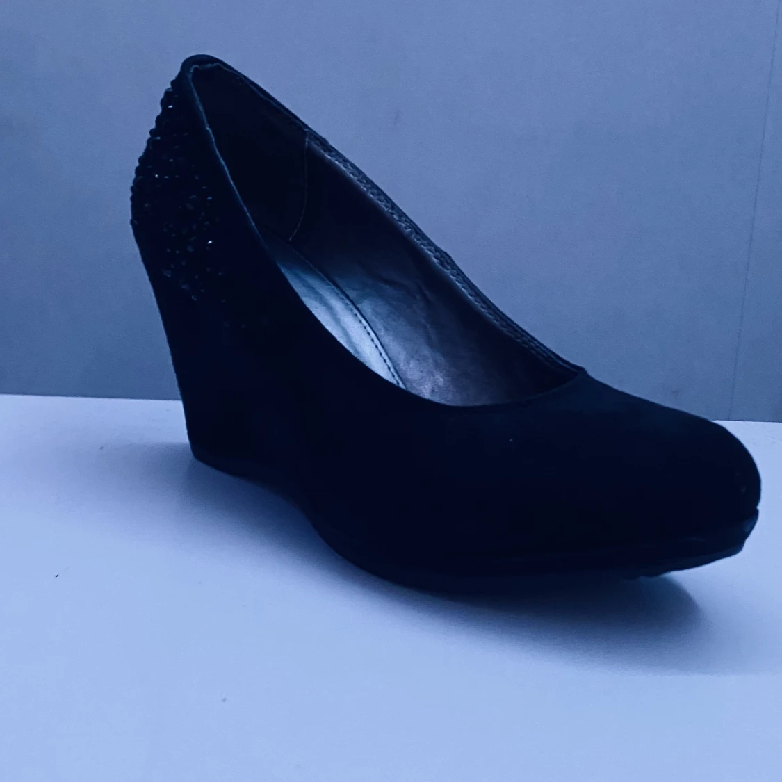 Säljer svarta klackskor - 90