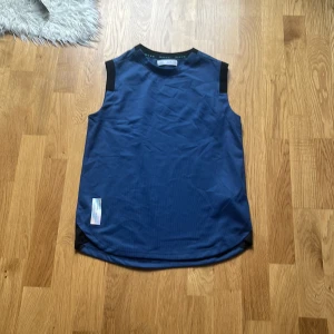 Sport linne - Den är knappast använd för att den är för stor Typ 1-2 år gammal 