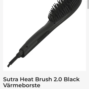 Sutra heat brush  - Aldrig använd då jag fick extra.  Super smidig för att dämpa volymen i tjockare hår. Eller för att minimera värme exponeringen på håret när man plattar 