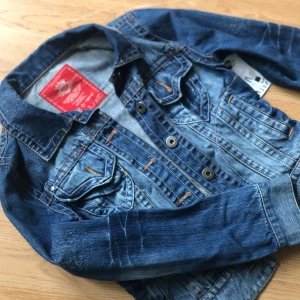 Jeansjacka - Jätte cool jeans jacka!💕💕