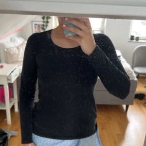 Långärmad topp - Supersnygg my basic plagg 😍köpare står för frakt priset 