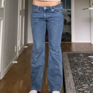 Low waist jeans - Ett par supersnygga low waist jeans!! Har inga defekter 💝