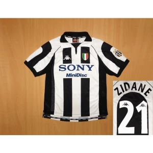 Juventus Kit  - Juventus Kit 