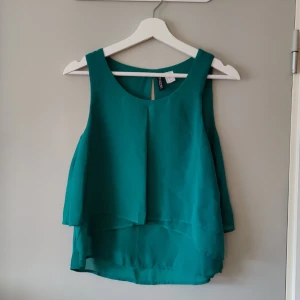 Grönt linne - Väldigt fint och luftigt linne. Kanske perfekt nu till jul?