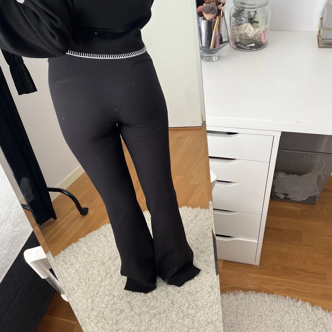 Svarta kostymbyxor  - 91